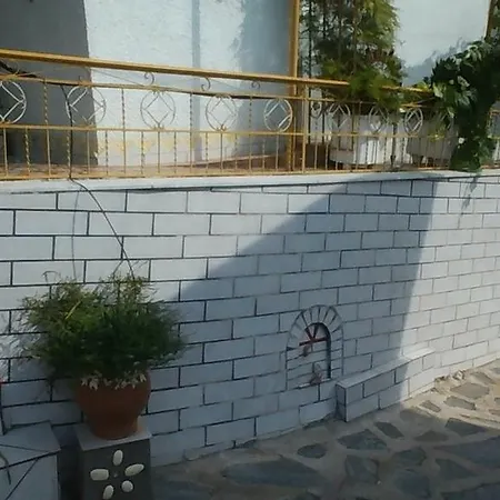 Dimitris House